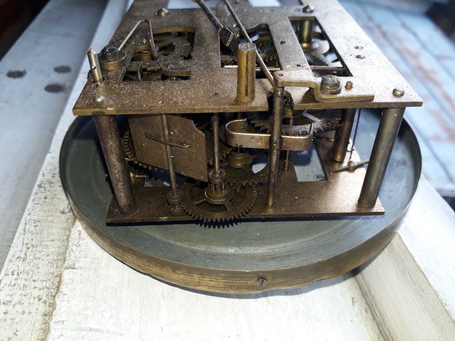 Mecanism Ceas pendula vechi de perete - antic