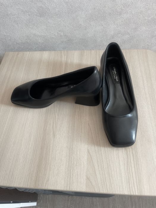 Продам туфли черные кожанные 36 размера