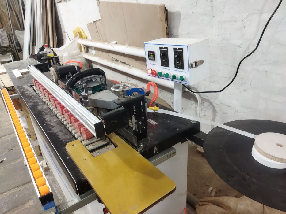 Продоется кромкооблицовочный станок