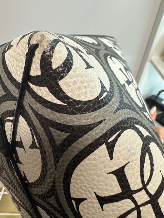 Чанти Guess, Liu Jo