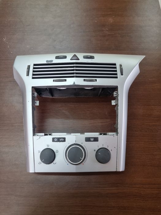 Consola centrala opel astra h