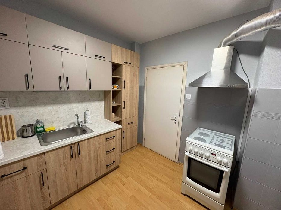 Дава се под наем Тристаен апартамент в Добрич, ЖП Гара - 80 кв.м за 357 € - Снимка #5