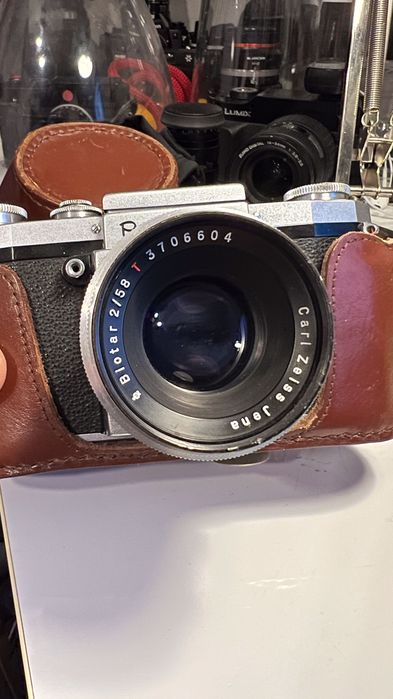 Praktiflex FX cu lentilă Carl Zeiss Jena Biotar 2/58 mm T - M42