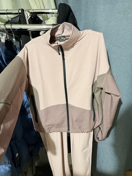 Спортен екип на Under Armour