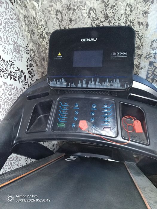 Беговая дорожка GENAU.