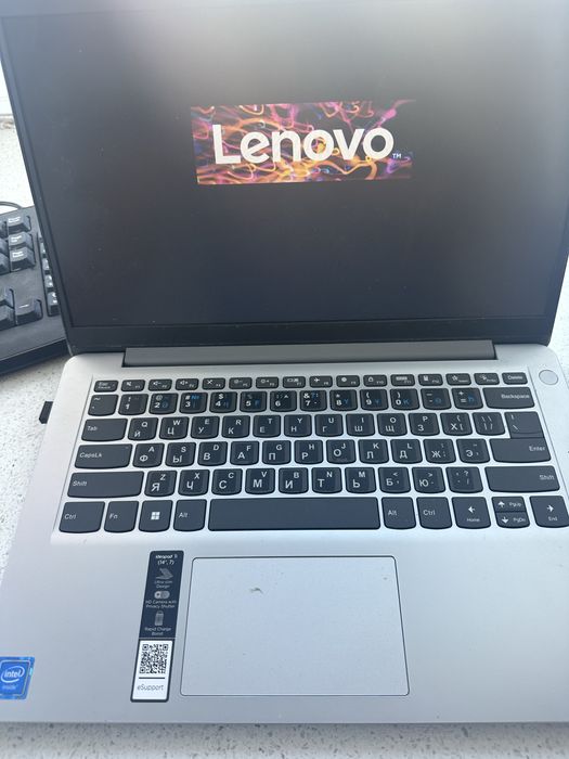 Lenovo 14  / 4 Гб / SSD 128 Гб /