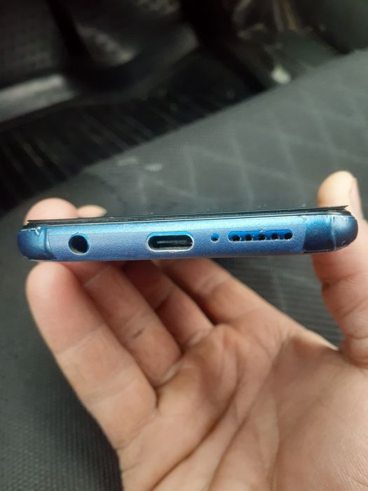 Honor 10 xotra 64 ishlashi zo'r idial ekran ochilmagan narxi 400 000