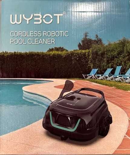 Vand 2 Roboti/aspiratoare piscina- 1 an vechime- 1000 lei/2buc