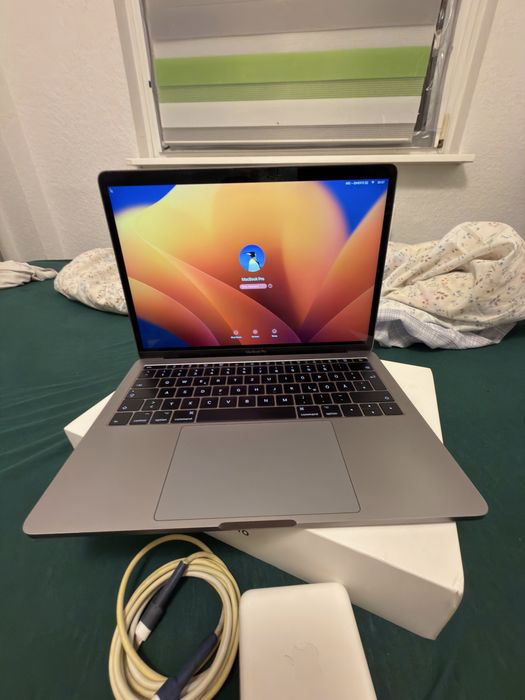 MacBook本体 MacBook Pro 13 Mid2017 RAM8GB SSD128GB MacBookPro 13インチモデル[2017年/SSD 128GB/メモリ 8GB/2.3GHz