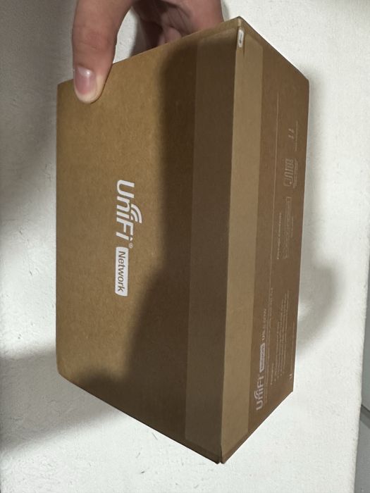 Коммутатор Ubiquiti US-8-60W