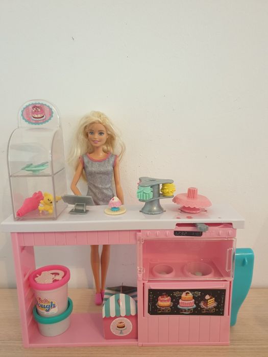 Pachet 2 Seturi Barbie Cofetar si Pizzerie Seturi Playmobil