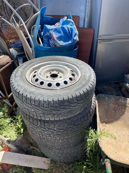 Шины зимние с дисками б/у