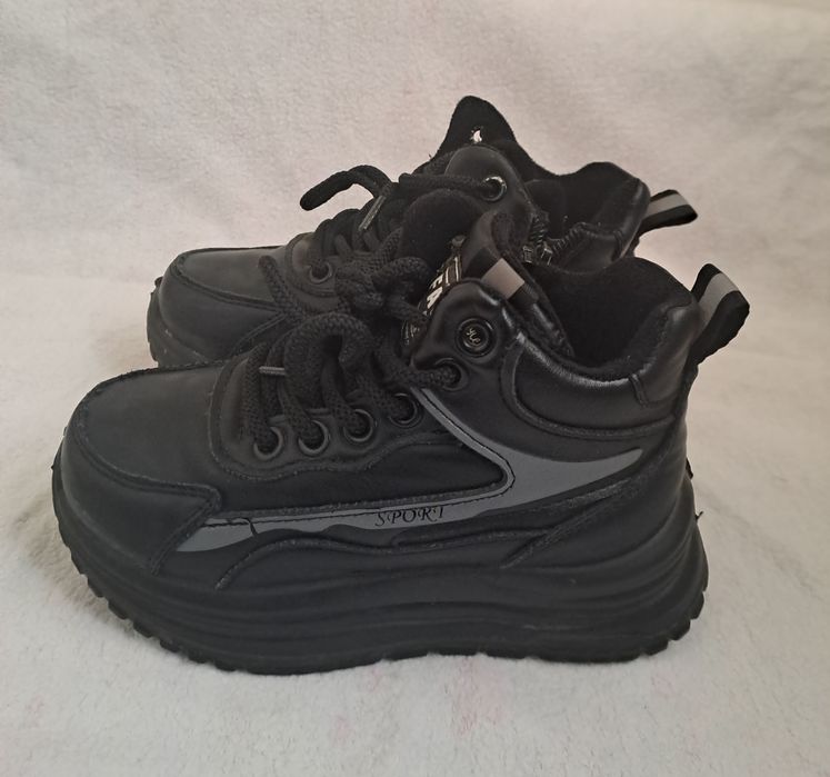 Ogʻil bolalar oyoq kiymi