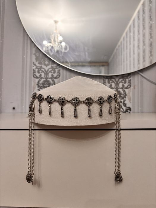 Национальные украшения