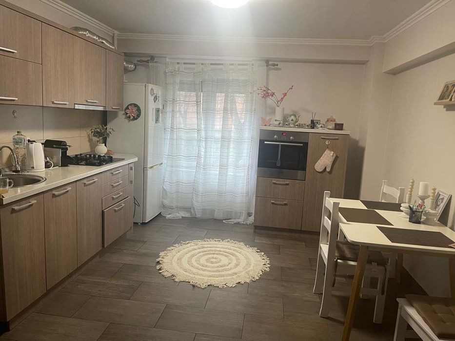 Chirie apartament 2 camere- zona Stefan cel Mare