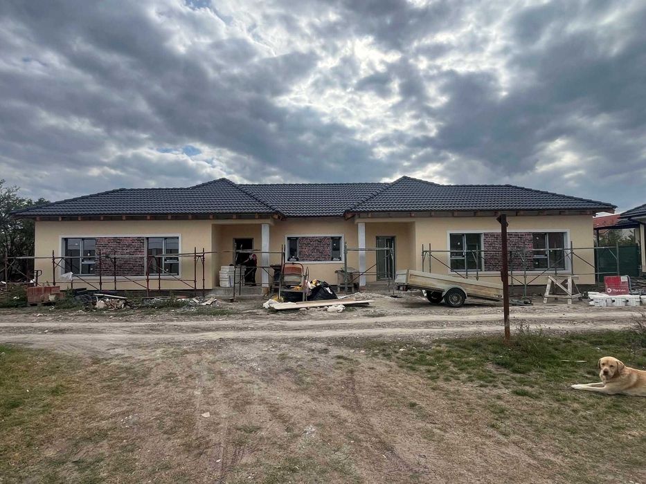 Proprietar 1/2 duplex parter. str Batrana nr 59. Pret la cheie.Oferta!