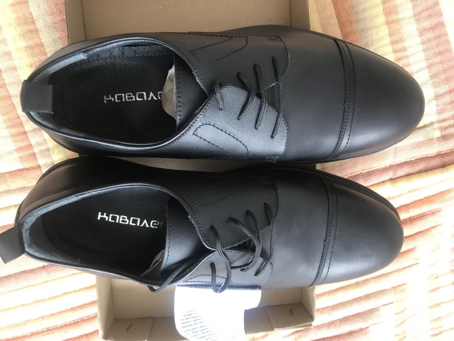 Налични  . Обувки   от  естесвенна   кожа   / нови   :  45   номер   .