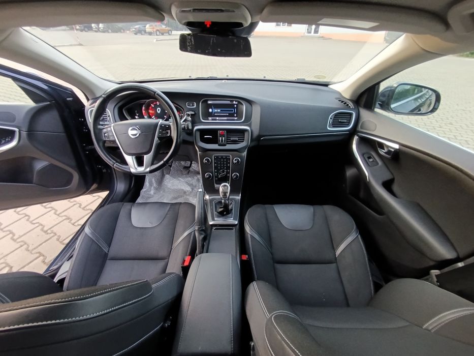Volvo V40  1.6 diesel/ înmatriculat  24.07.2026/
