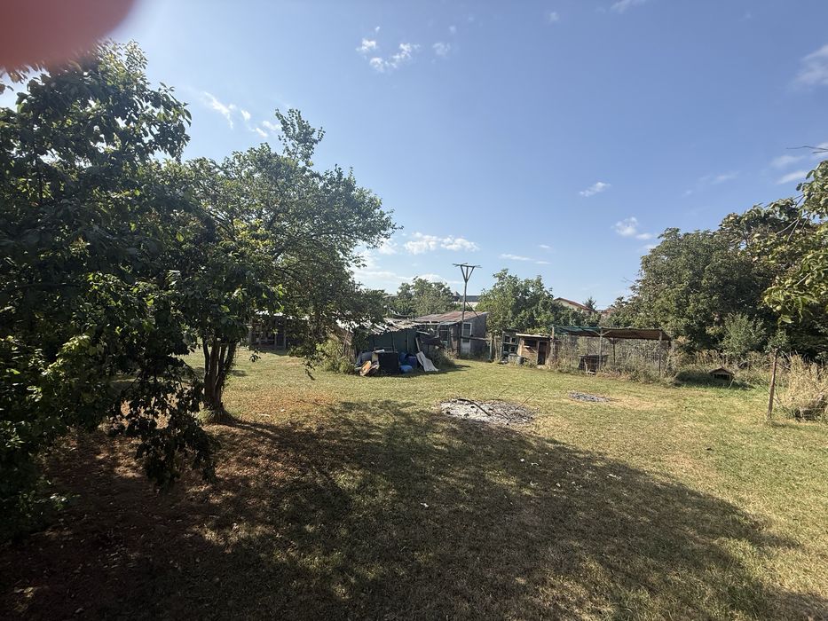 Doua case,parcare+1200 mp teren intravilan,zona centrala,AXENTE SEVER 18