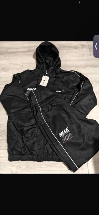 Trening nike super pret!