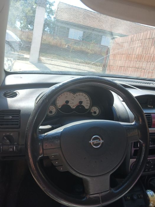 Vând opel corsa an 2002
