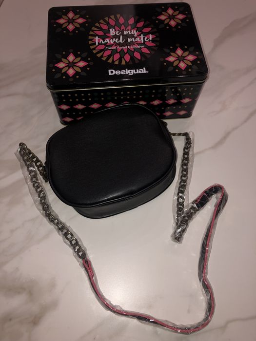 Чанта Desigual - НОВА в кутия