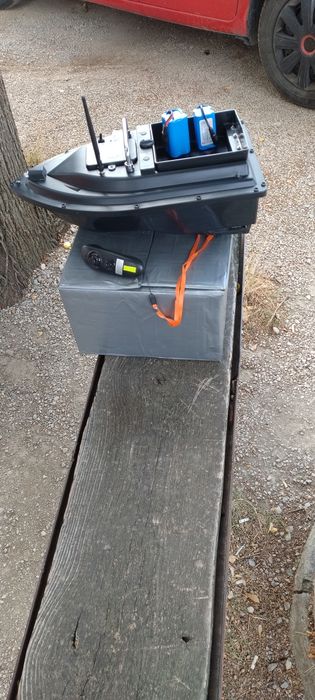 Лодка за захранка