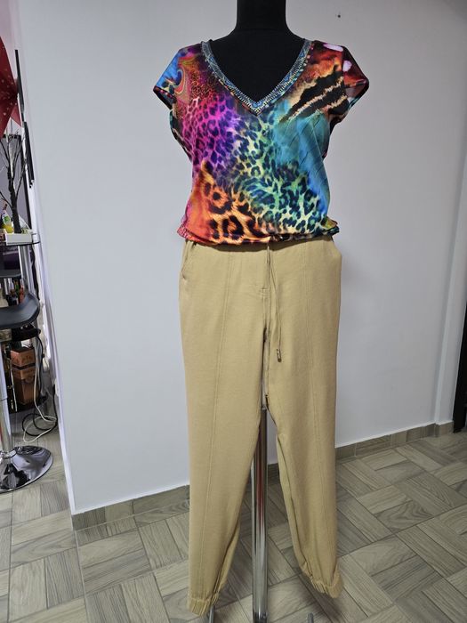 Pantaloni tip cargo din vascoza, cu buzunare