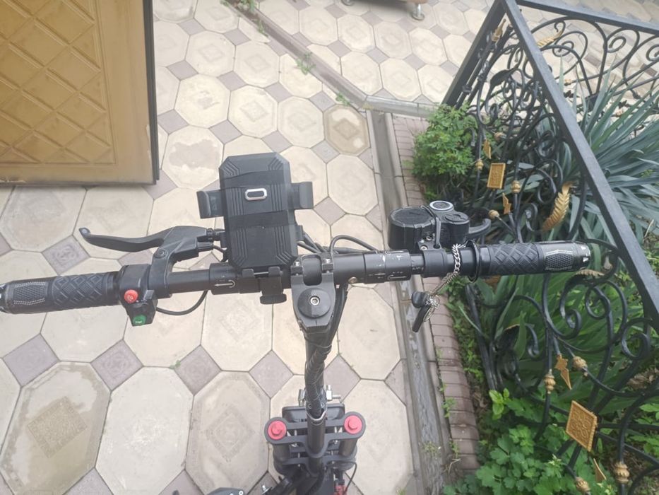 Продам электросамокат