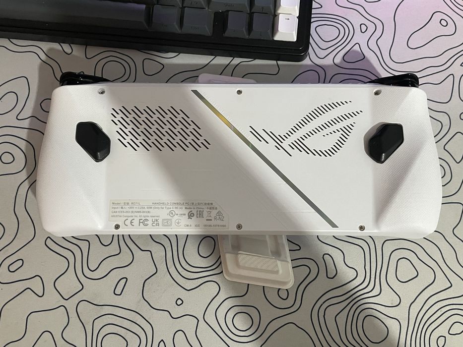 Продаю Asus Rog Ally 1 tb