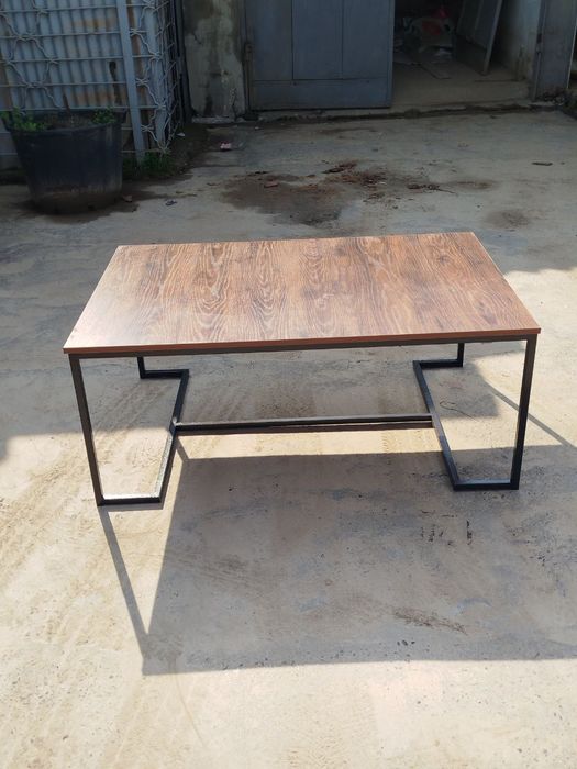 Jurnalniy stol ofisniy