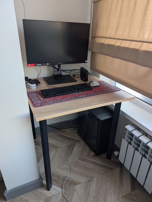 Стол компьютерный 80х80х75