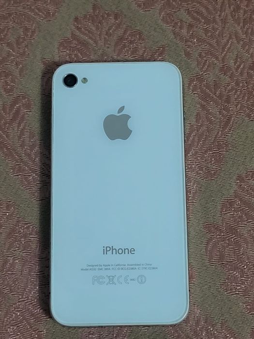 Продам айфон 4с продам