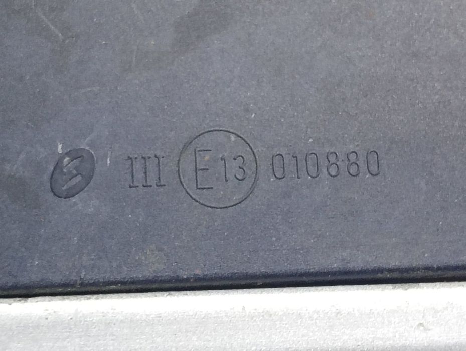 Oglinda dreapta E13010880 Volkswagen Golf 5 (2003 - 2009)