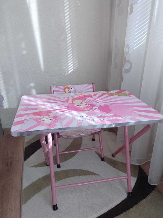 Детски комплект маса и столче за момиче