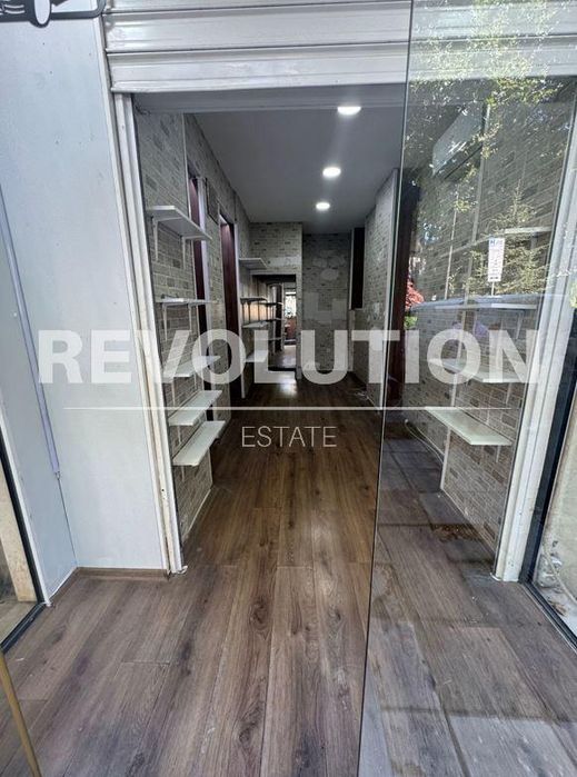 Дава се под наем Магазин в Варна, Център - 18 кв.м за 350 € - Снимка #1