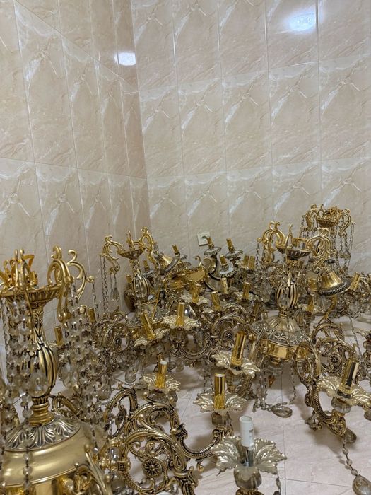 Люстры  в хорошем состояние