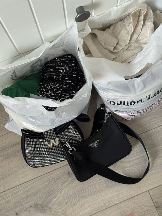 Отдам даром вещи 42-44р