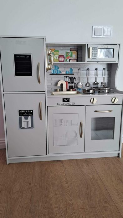 Bucatarie de lemn pentru copii cu accesorii