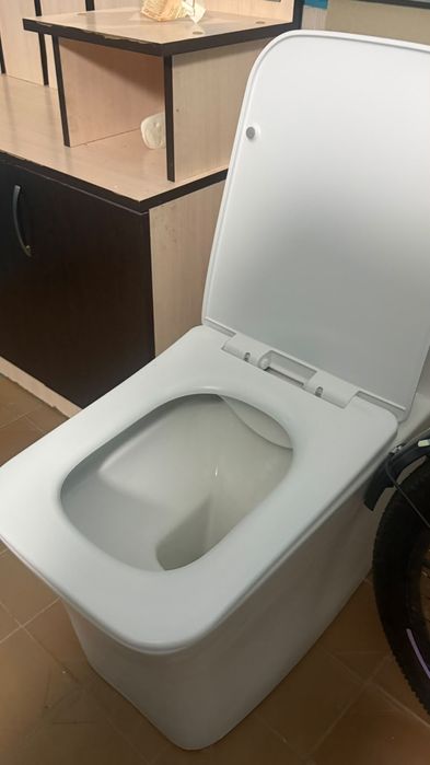 Унитаз новый продам