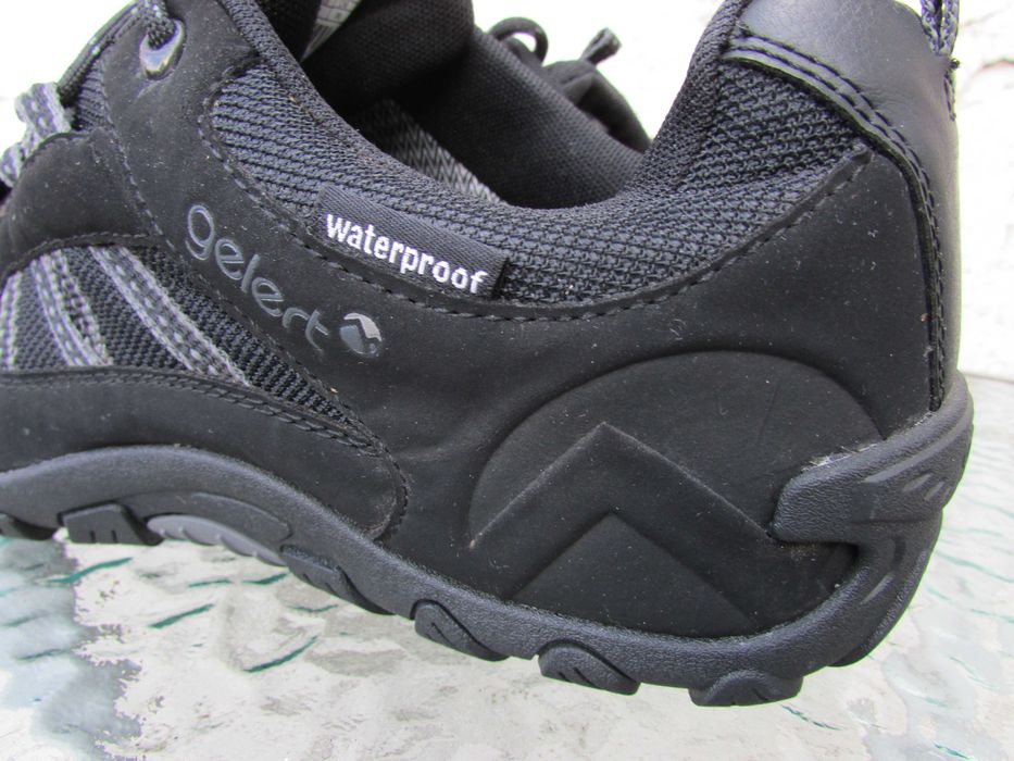 Мъжки туристически обувки Gelert Rocky