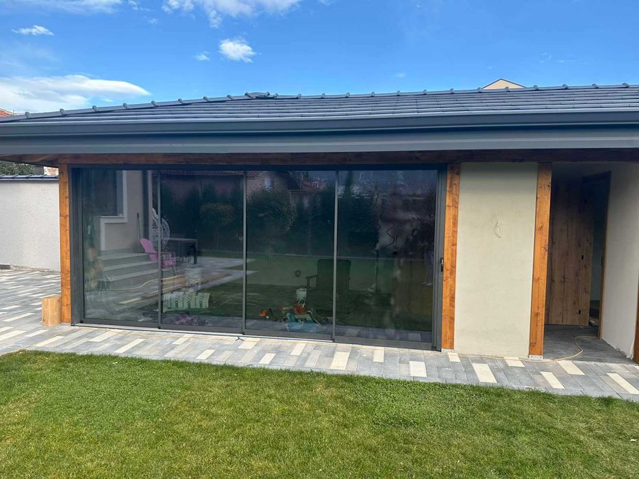 Алуминиева стъклена система