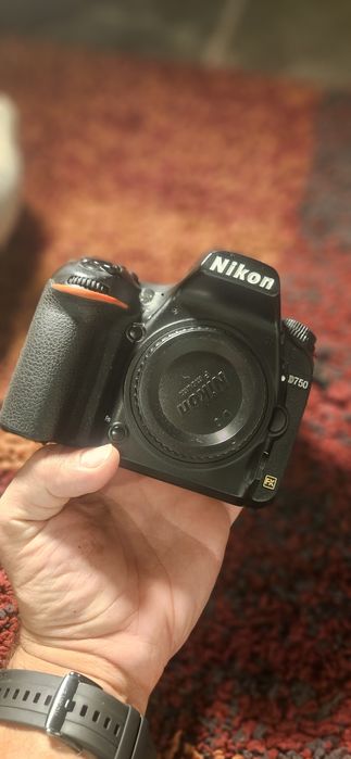 Nikon D750 cu obiective si adaptor ftz IIpentru eveniment 24-70mm, 85mm, 50mm