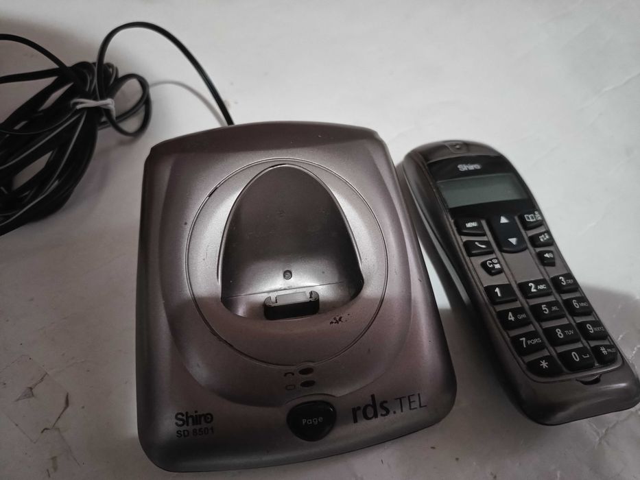 Telefon fix fara fir Shiro