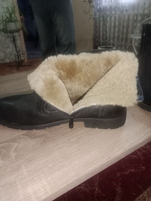 Продам новые ботинки