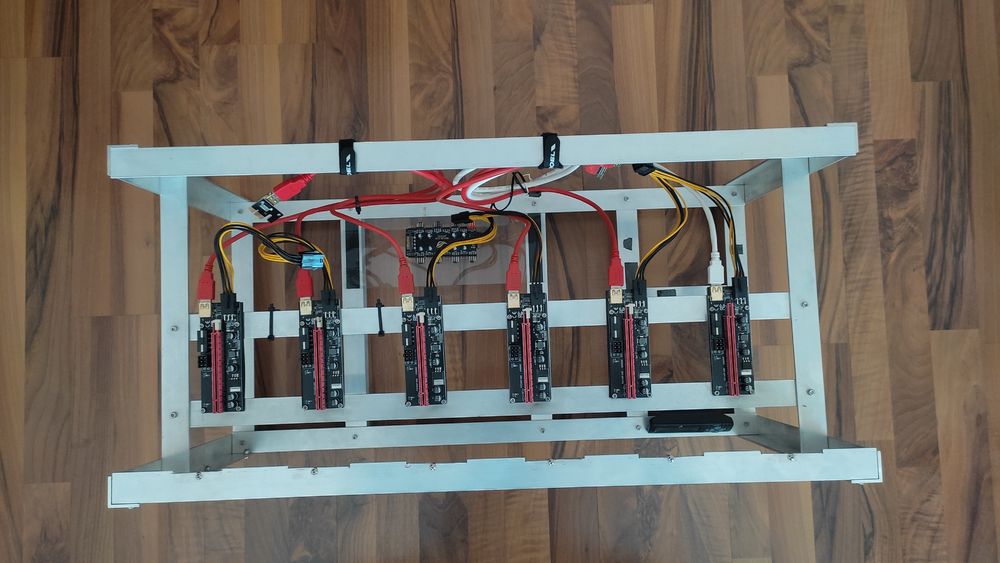 Алуминиево шаси за майнинг риг крипто или AI за 6 карти с райзери