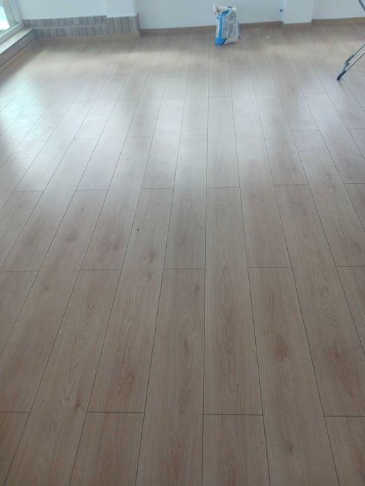 Ламинат 27 квадрата  8мм AC4 Class 32