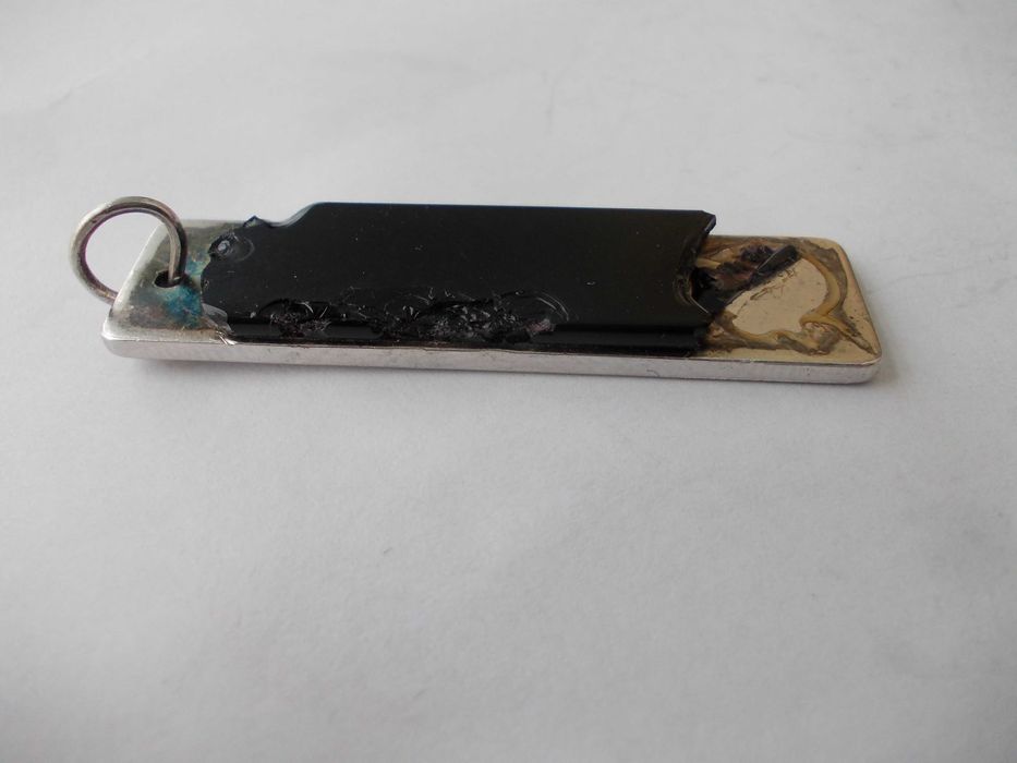 Medalion pandantiv vechi din argint cu piatra (onyx ?) defecta