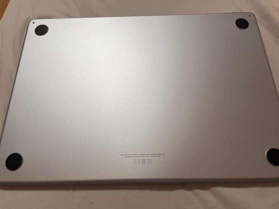 Продавам MacBook Air 15” с M4 чип - чисто нов!
