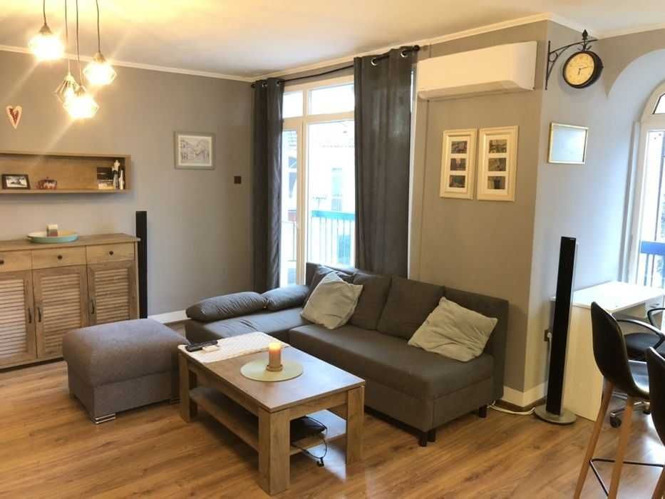 Дава се под наем Тристаен апартамент в Пловдив, Младежки Хълм - 110 кв.м за 433.5 € - Снимка #1